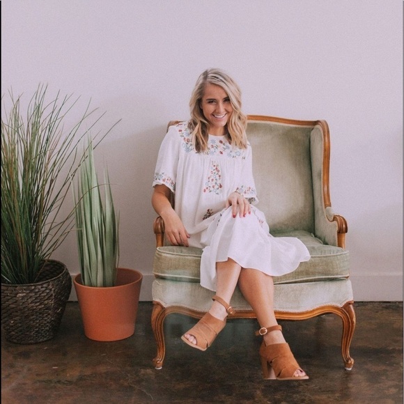 ORANGE CREEK LA White Floral Embroidered Short Sleeve Midi Dress Size Large - Picture 2 of 12